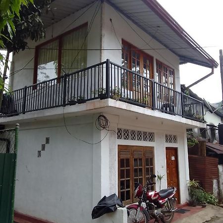 האטון Trinish Homestay מראה חיצוני תמונה