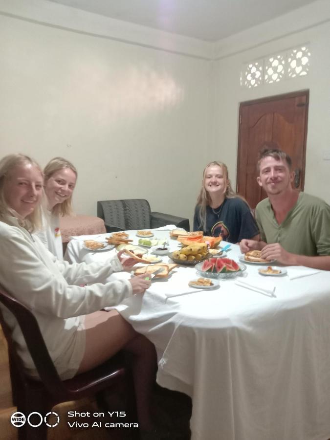 האטון Trinish Homestay מראה חיצוני תמונה