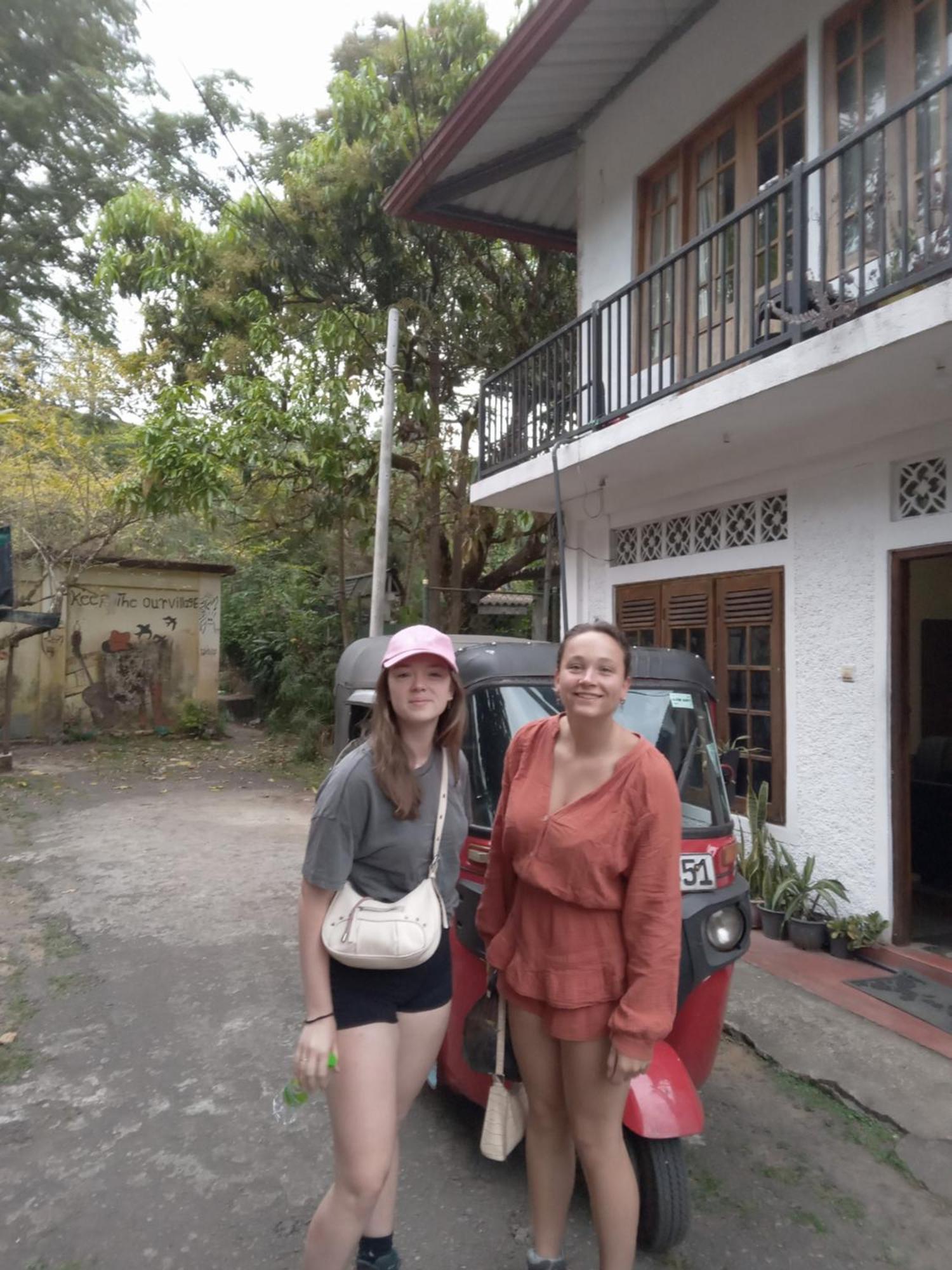 האטון Trinish Homestay מראה חיצוני תמונה