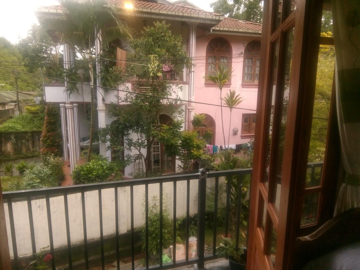 האטון Trinish Homestay מראה חיצוני תמונה