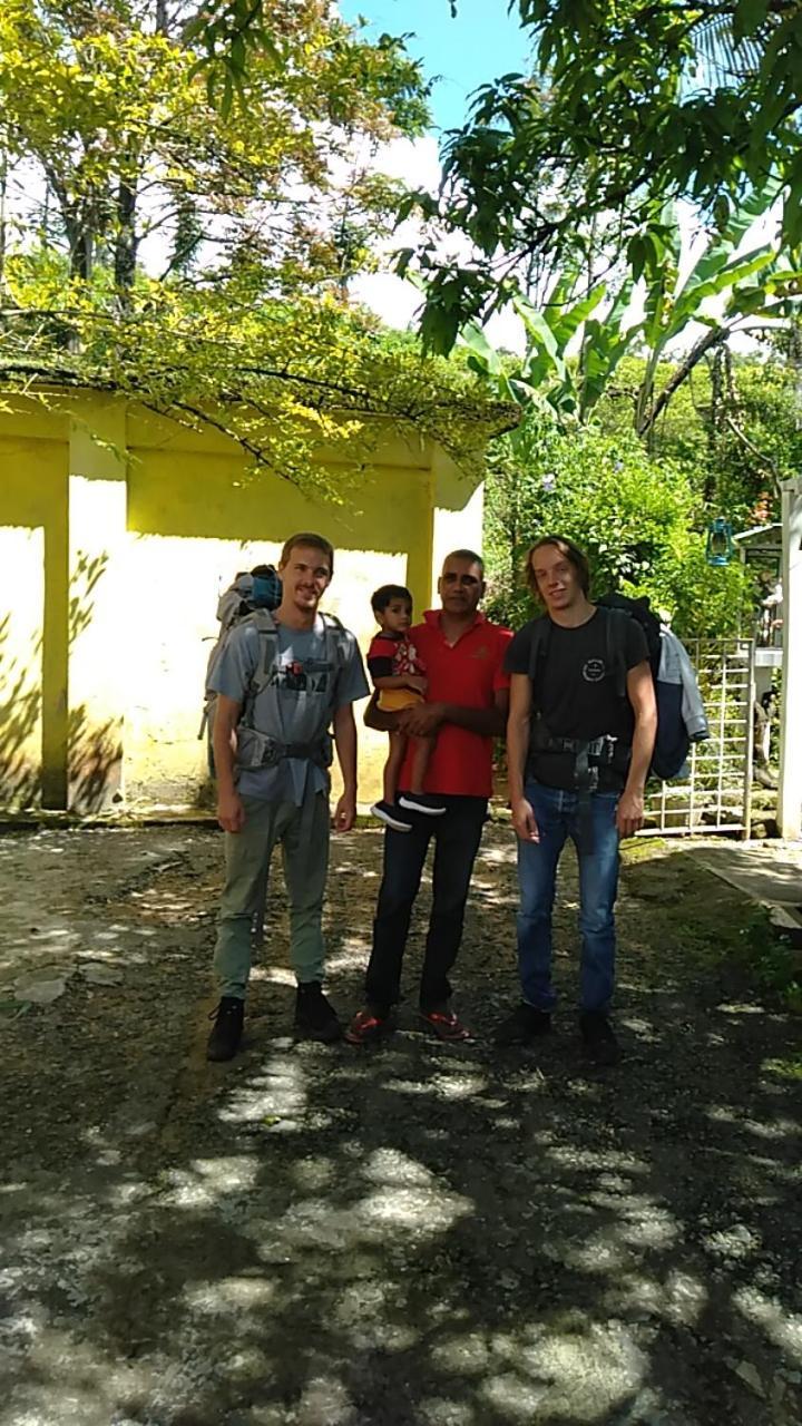 האטון Trinish Homestay מראה חיצוני תמונה